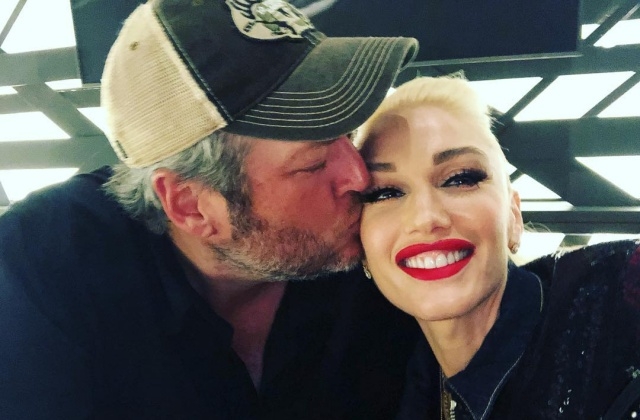 Blake Shelton Gwen Stefani Brush Off Break Up And Pregnancy Rumors