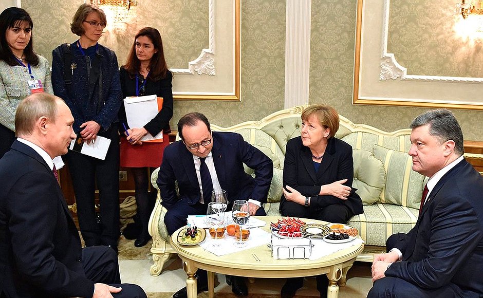President of Russia Vladimir Putin, President of France Francois Hollande, Federal Chancellor of Germany Angela Merkel, President of Ukraine Petro Poroshenko at the talks in the Normandy format. Photo: RIA Novosti