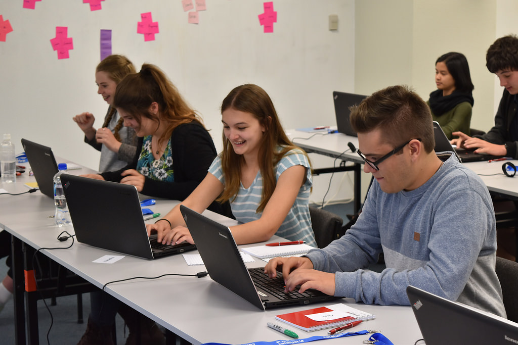 Should laptops be used during class? Catalyst Open Source, CC BY-SA