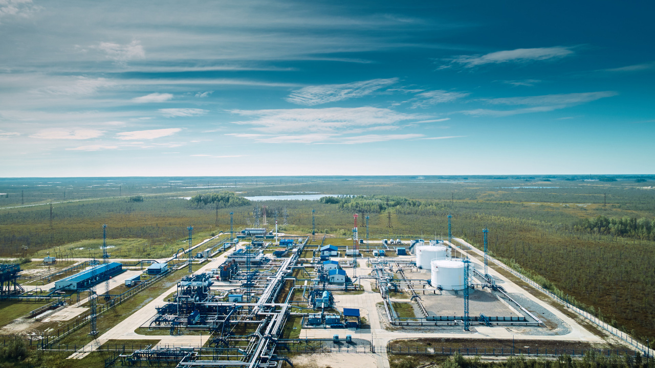 Gazprom Neft launched its crypto mining project at its oil field in Khanty-Mansi Autonomous Okrug.