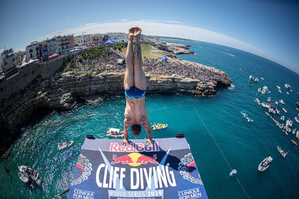 The contract includes coverage of the Red Bull Cliff Diving World Series.