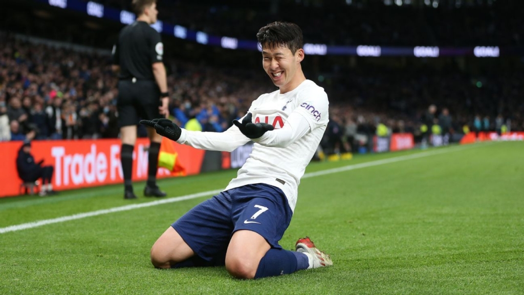 Tottenham Hotspur's Son Heung-min is Burberry's newest ambassador – HERO