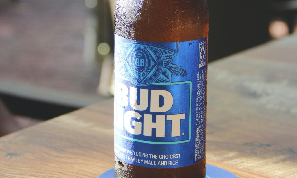 Bud Light Replaced by Modelo Especial as US' Top-Selling Beer After Dylan Mulvaney Controversies - Vimarsana News