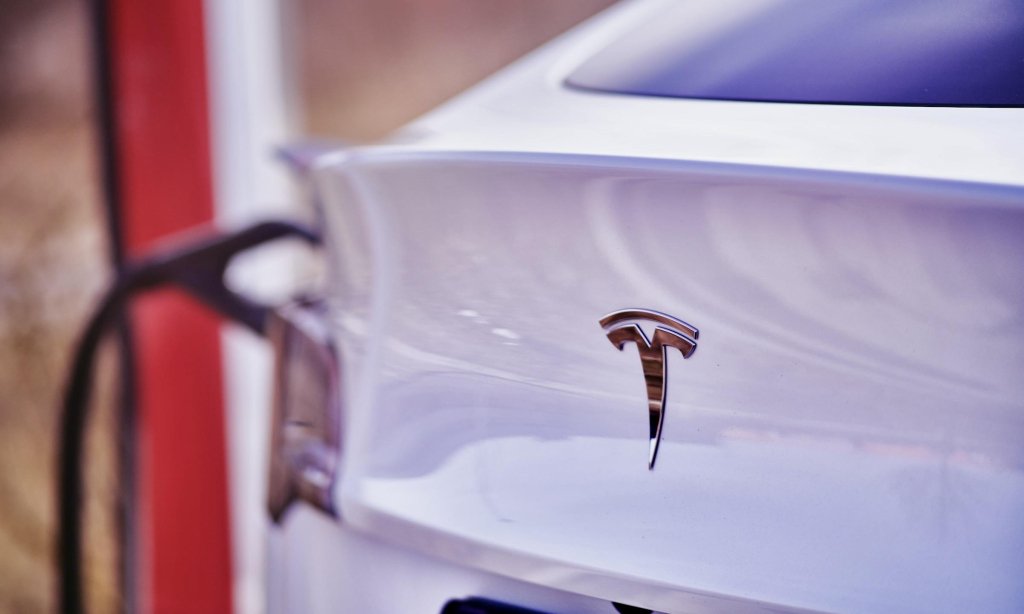 Honda Joins Automakers In Adopting Tesla's Charging Standard For North ...