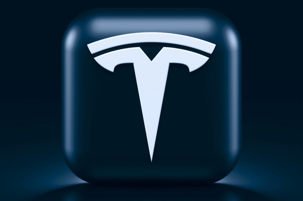 Tesla to Sue Cybertruck Owners if They Resell Within a Year After Purchase - Vimarsana News