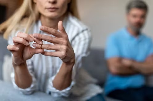Many divorcees end up with nothing or only debt after divorce – new study - Vimarsana News