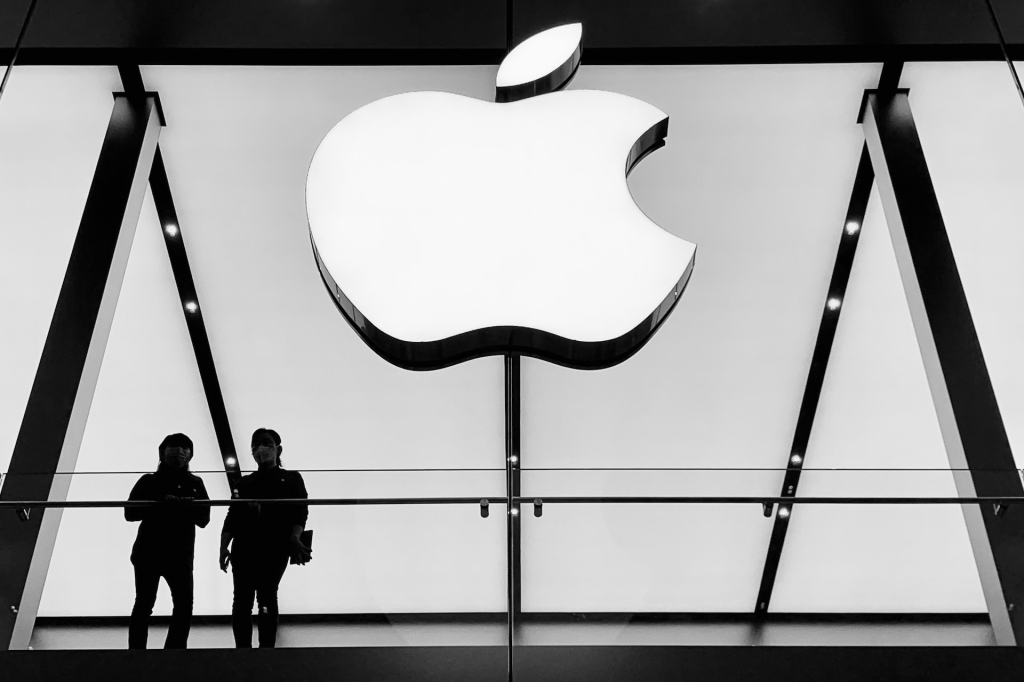 Apple's iPhone 15 Pro Drives Sales, Services Surge Pushes Valuation Towards $4 Trillion - Vimarsana News