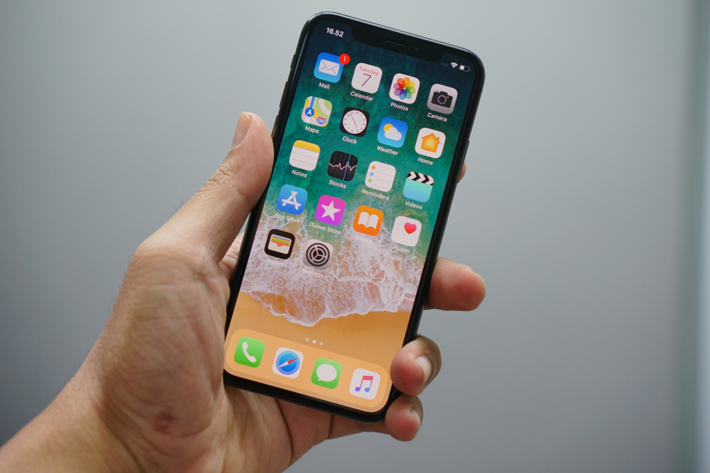 iOS 17.3 Beta Bricks Some iPhones; Users Advised Caution, Delay Update - Vimarsana News