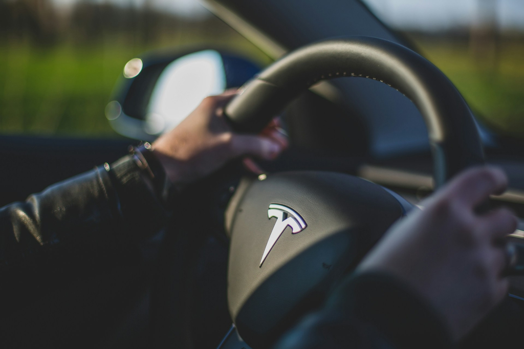 Tesla Rolls Out Groundbreaking FSD 12 with Enhanced Neural Nets - Vimarsana News