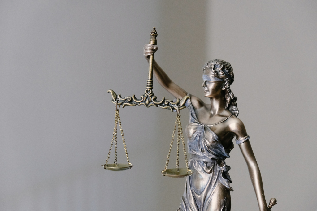 Chief Justice John Roberts Urges Caution Amid AI's Legal Reshaping - Vimarsana News