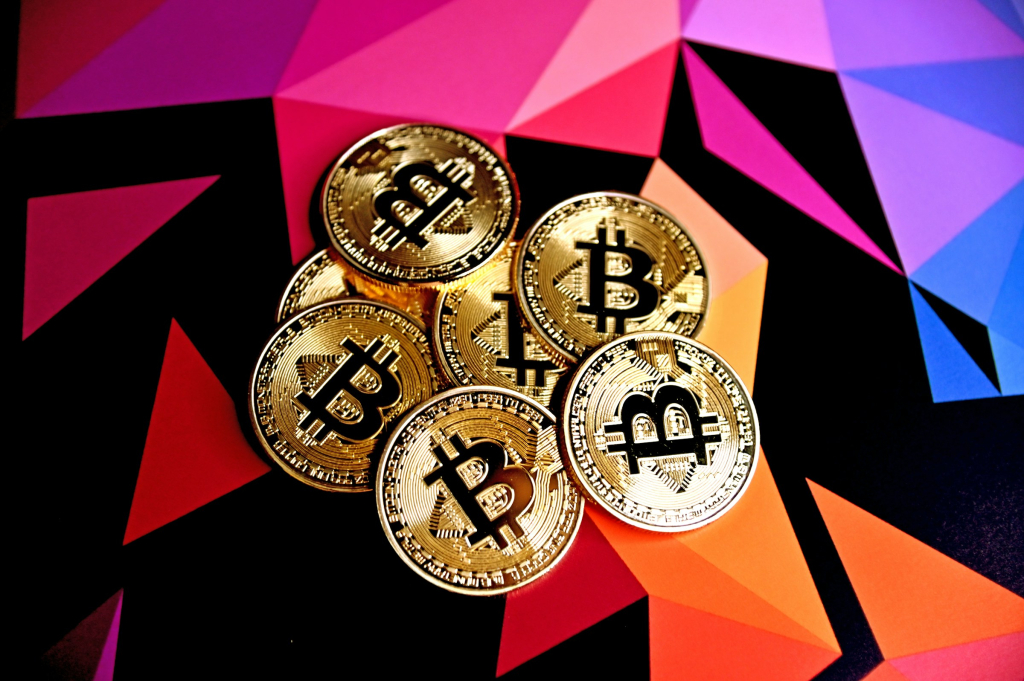 Bitcoin Price Analysis: Experts Weigh in on Post-ETF Hype - Vimarsana News