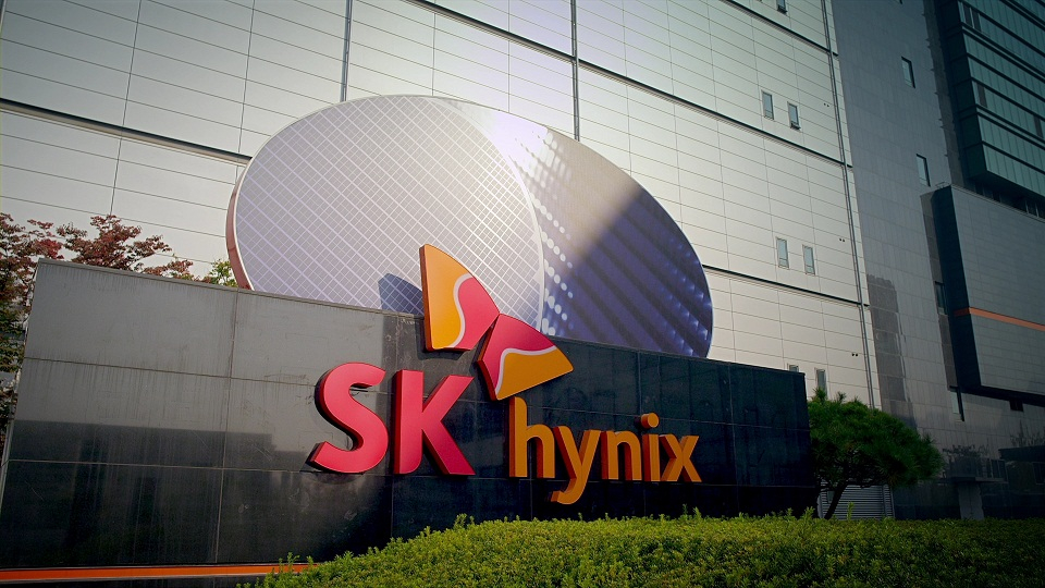 SK hynix Reports Q4 Profit Amid High Demand for Memory Chips - Vimarsana News