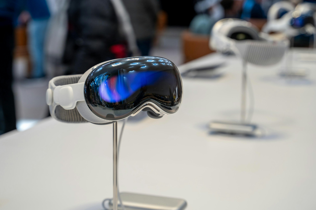 Apple Vision Pro 2 Delayed to 2027, Aiming for Price and Tech Refinements - Vimarsana News