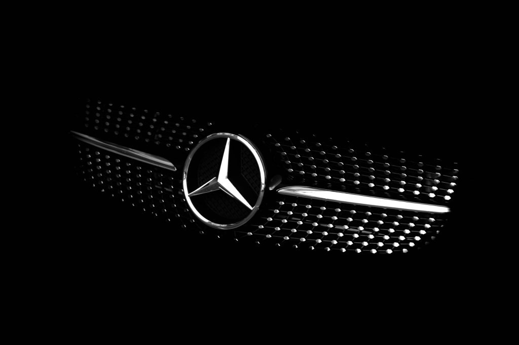 Mercedes-Benz Forecasts Lower Returns Amid Global Uncertainties - Vimarsana News