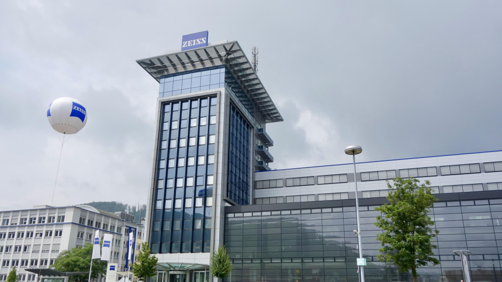 Samsung's Lee Jae-Yong Forges Strategic AI Chip Production Alliance With ZEISS - Vimarsana News