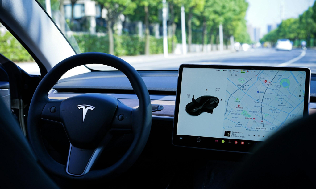 Tesla's Bold $8,000 FSD Cut Targets US, Drops Prices $2,000 in China - Vimarsana News