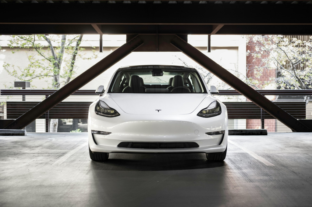 Tesla Offers Model 3 Demo Vehicles at Discounted Prices in U.S. and Canada - Vimarsana News