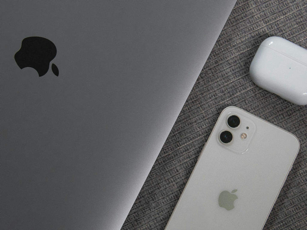 Apple's Foldable Future: 20.3-Inch Hybrid in 2025, Foldable iPhone in 2026 - Vimarsana News