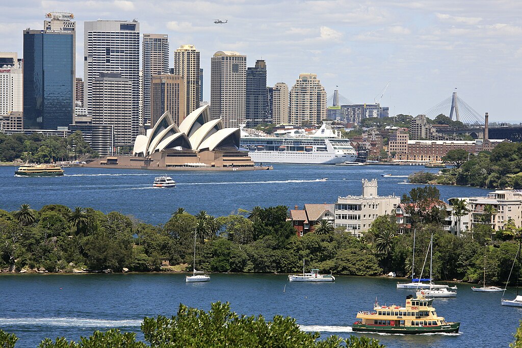 Is This The Bottom? Australia Cuts Rates, Inflation Slows - 99yutlj