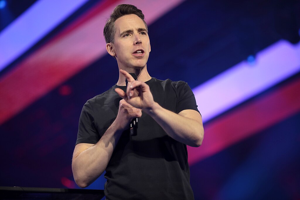 Senator Hawley’s Stock Trading Ban Bill Sparks GOP Tensions, White House Pushback